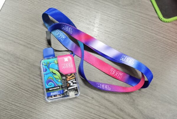 【MEEL BOOST麻將拋棄式】 新款一次性8000口PUFFS拋棄式 功率可以兩檔可調 具有發光帶屏幕顯示｜美滋滋糖果屋